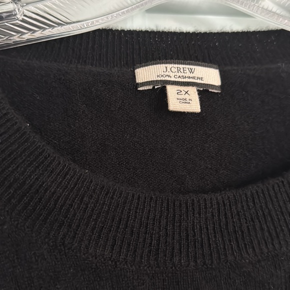 Black Long Sleeve Sweater 100% cashmere - Picture 2 of 3